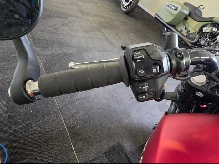 2025 Indian SCOUT BOBBER LIMITED Sunset Red