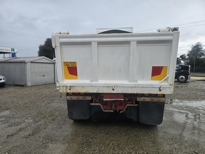 2004 Kenworth T400 Series