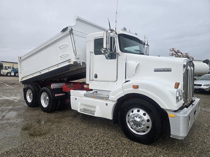 2004 Kenworth T400 Series