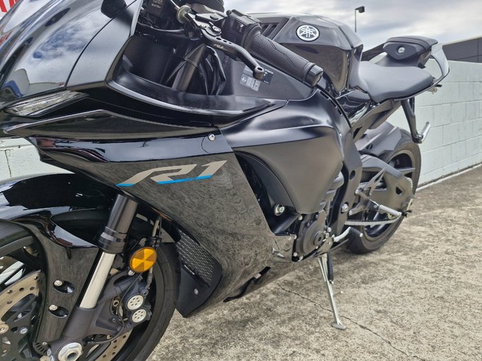 2023 Yamaha YZF-R1 Black