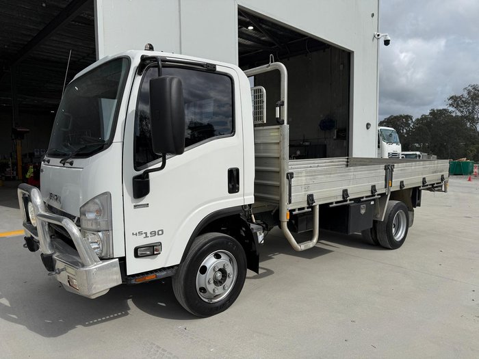 2017 Isuzu N Series