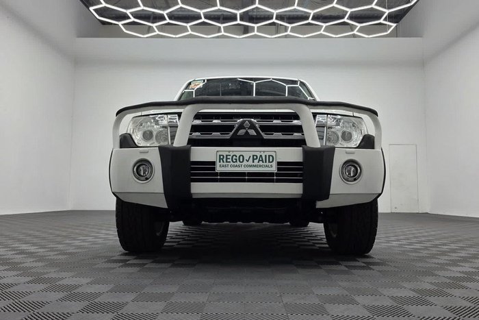 2013 Mitsubishi Pajero