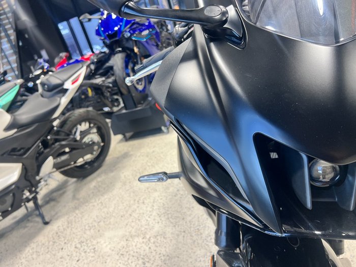 2025 Yamaha YZF-R7LA BLACK