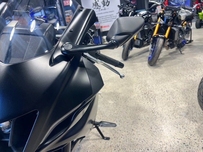 2025 Yamaha YZF-R7LA BLACK