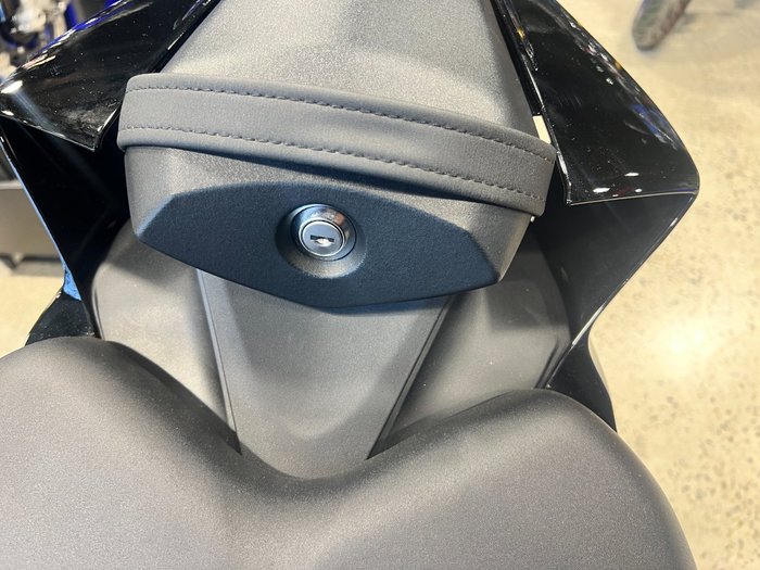 2025 Yamaha YZF-R7LA BLACK