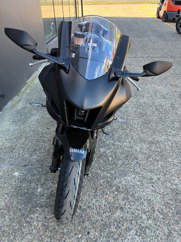 2025 Yamaha YZF-R7LA BLACK