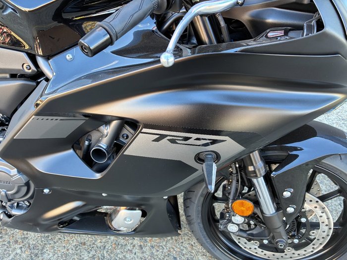 2025 Yamaha YZF-R7LA BLACK