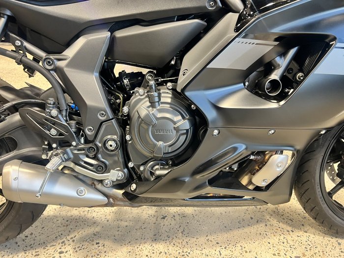 2025 Yamaha YZF-R7LA BLACK