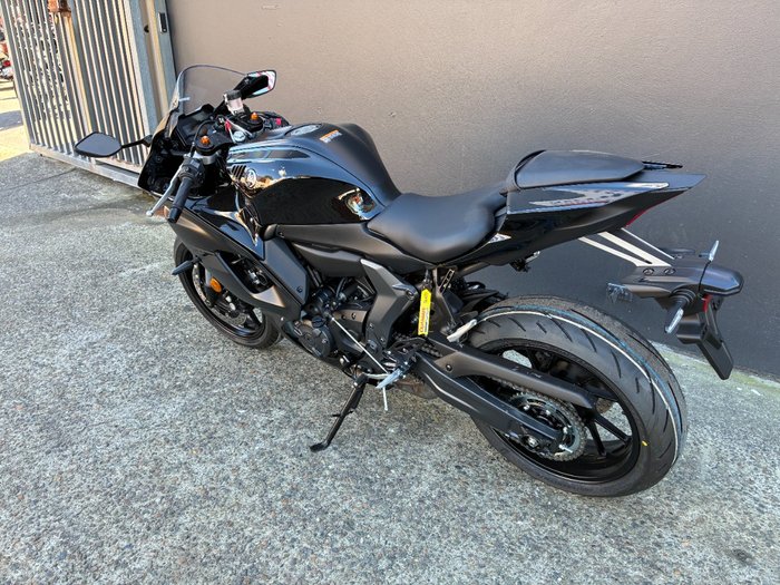 2025 Yamaha YZF-R7LA BLACK