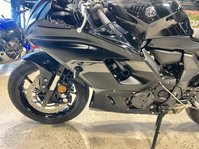 2025 Yamaha YZF-R7LA BLACK