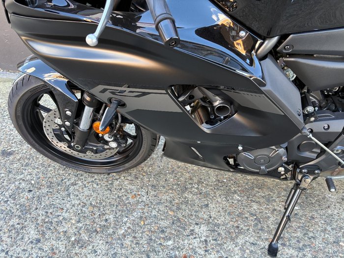 2025 Yamaha YZF-R7LA BLACK