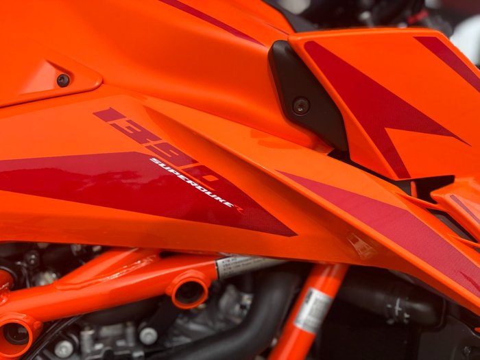2025 Ktm 1390 SUPER DUKE R Orange