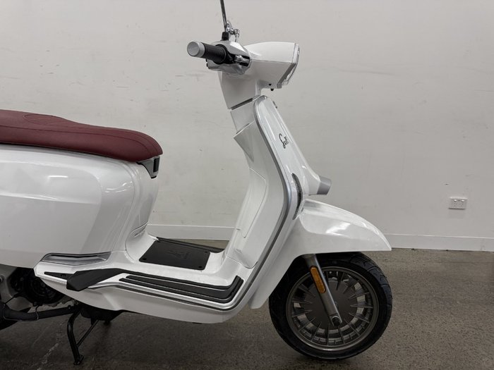 2025 Lambretta 2025 Lambretta 200CC V200 Special Flex Dual Channel ABS White