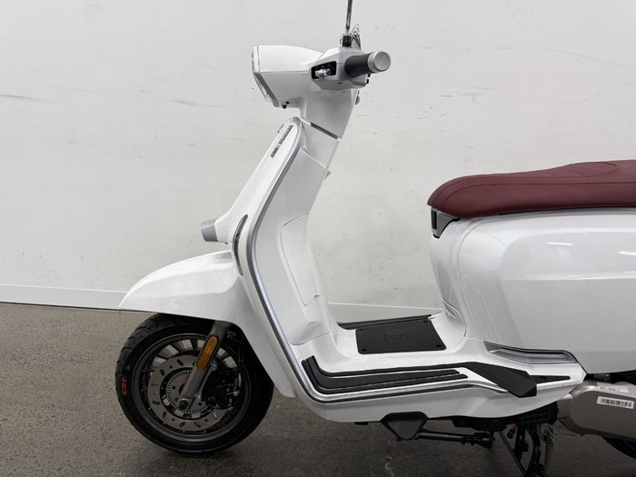 2025 Lambretta 2025 Lambretta 200CC V200 Special Flex Dual Channel ABS White
