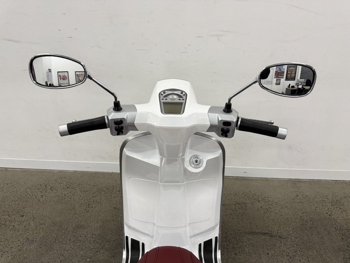 2025 Lambretta 2025 Lambretta 200CC V200 Special Flex Dual Channel ABS White