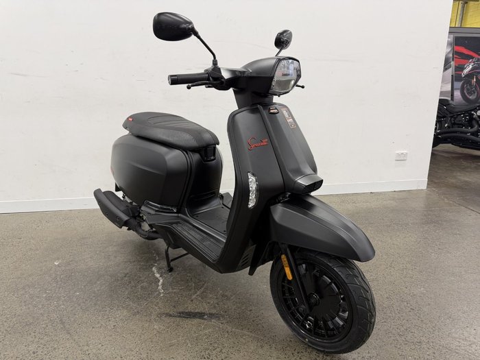 2025 Lambretta 2025 Lambretta 200CC V200 Special Flex Dual Channel ABS Black