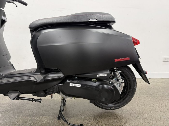 2025 Lambretta 2025 Lambretta 200CC V200 Special Flex Dual Channel ABS Black