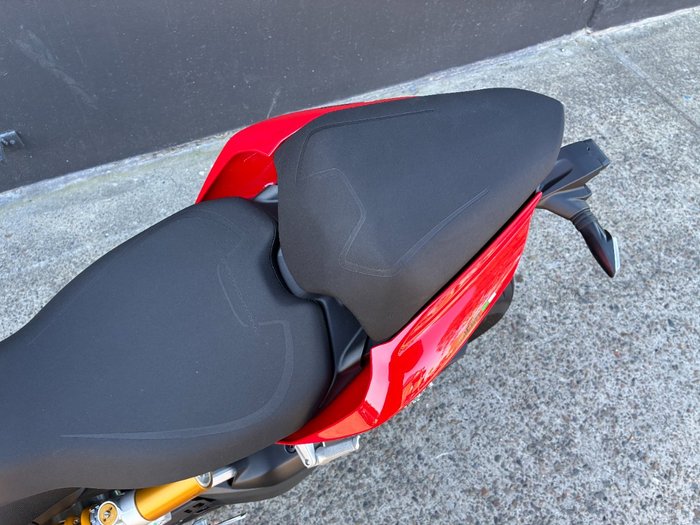 2024 Ducati STREETFIGHTER V2 R