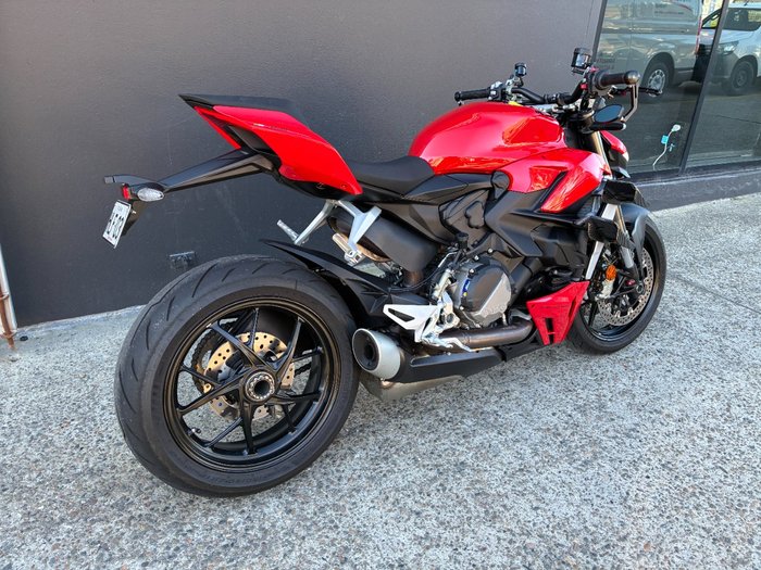 2024 Ducati STREETFIGHTER V2 R