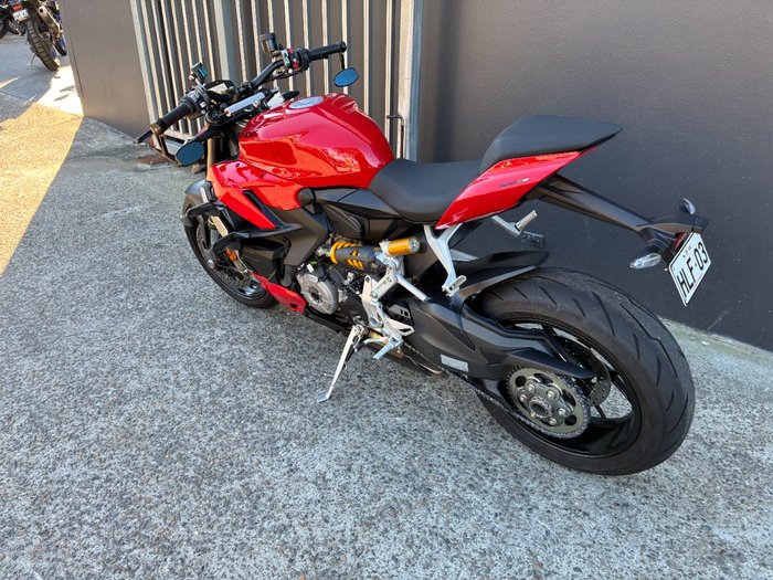 2024 Ducati STREETFIGHTER V2 R