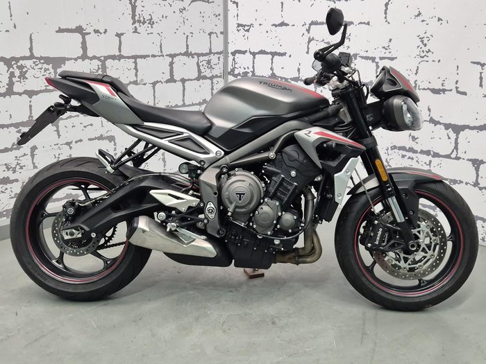 2022 Triumph Street Triple R 765 Street Triple Silver