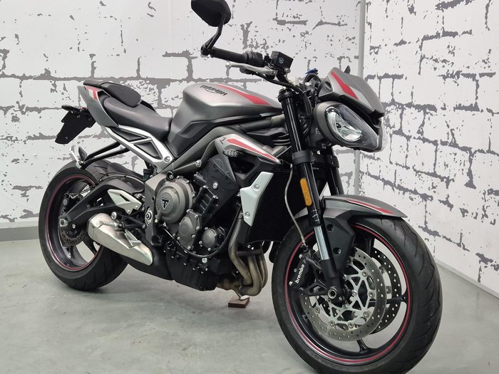 2022 Triumph Street Triple R 765 Street Triple Silver