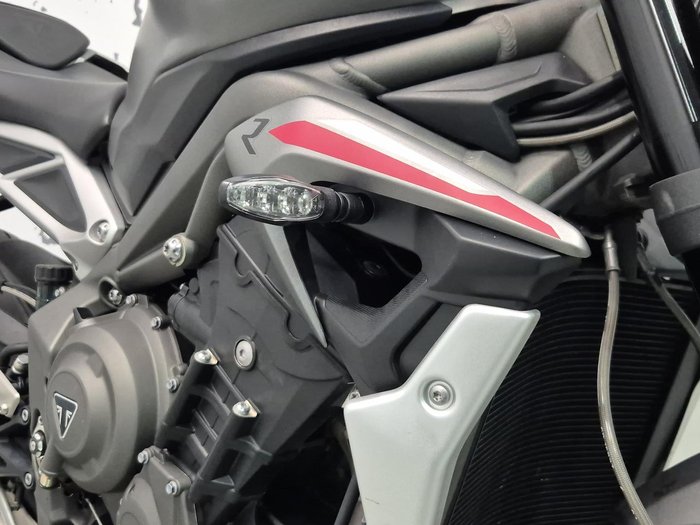 2022 Triumph Street Triple R 765 Street Triple Silver