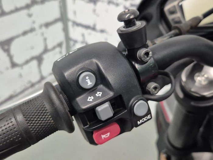 2022 Triumph Street Triple R 765 Street Triple Silver