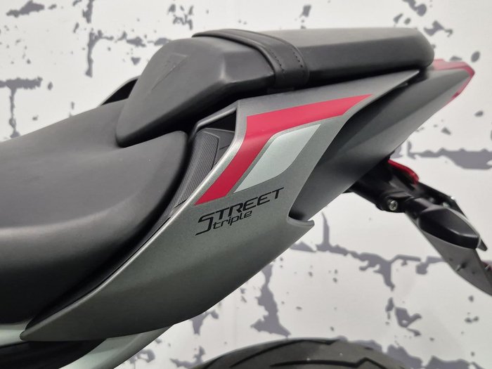 2022 Triumph Street Triple R 765 Street Triple Silver