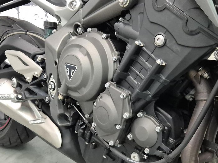 2022 Triumph Street Triple R 765 Street Triple Silver