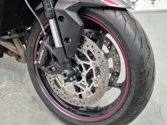 2022 Triumph Street Triple R 765 Street Triple Silver