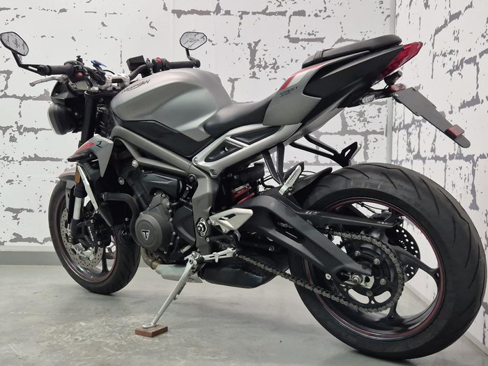 2022 Triumph Street Triple R 765 Street Triple Silver