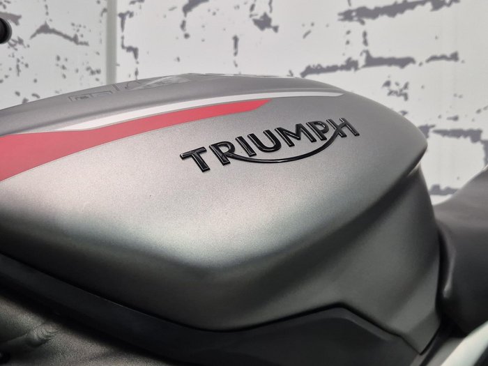2022 Triumph Street Triple R 765 Street Triple Silver