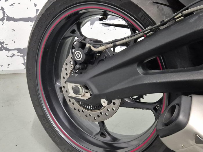 2022 Triumph Street Triple R 765 Street Triple Silver
