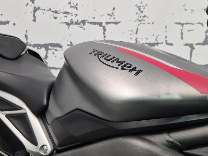 2022 Triumph Street Triple R 765 Street Triple Silver