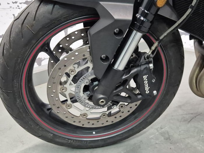 2022 Triumph Street Triple R 765 Street Triple Silver