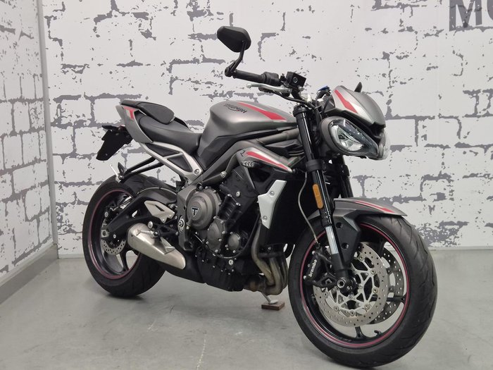 2022 Triumph Street Triple R 765 Street Triple Silver
