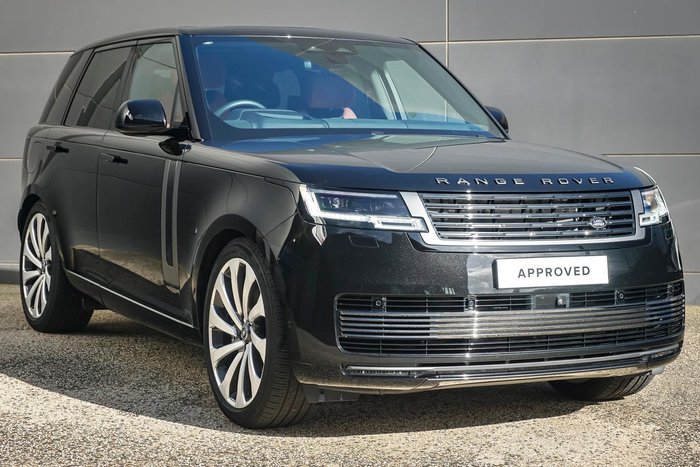 2024 Land Rover Range Rover P615 SV