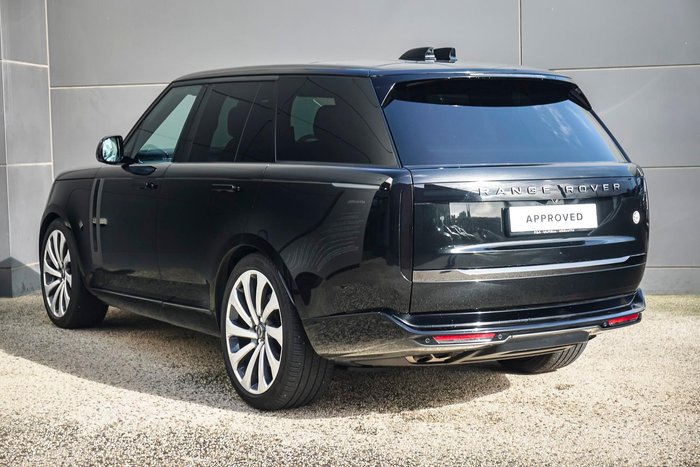 2024 Land Rover Range Rover P615 SV