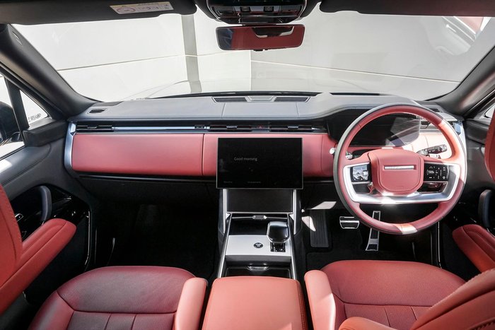 2024 Land Rover Range Rover P615 SV