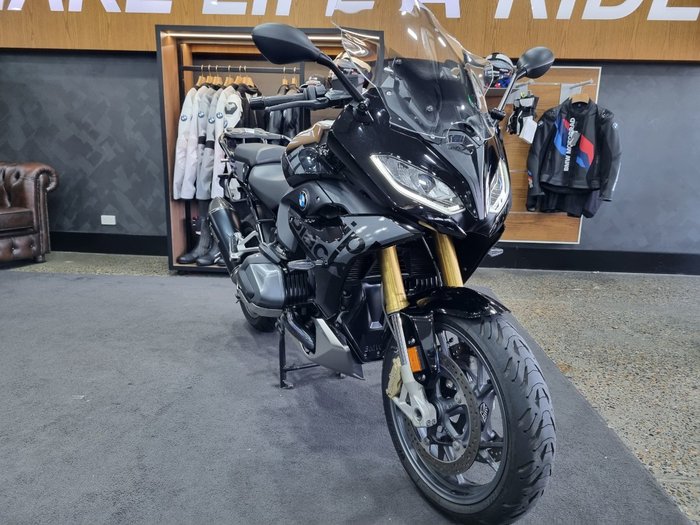 2023 BMW Motorrad R 1250 RS TRIPLE BLACK BLACK STORM METALLIC