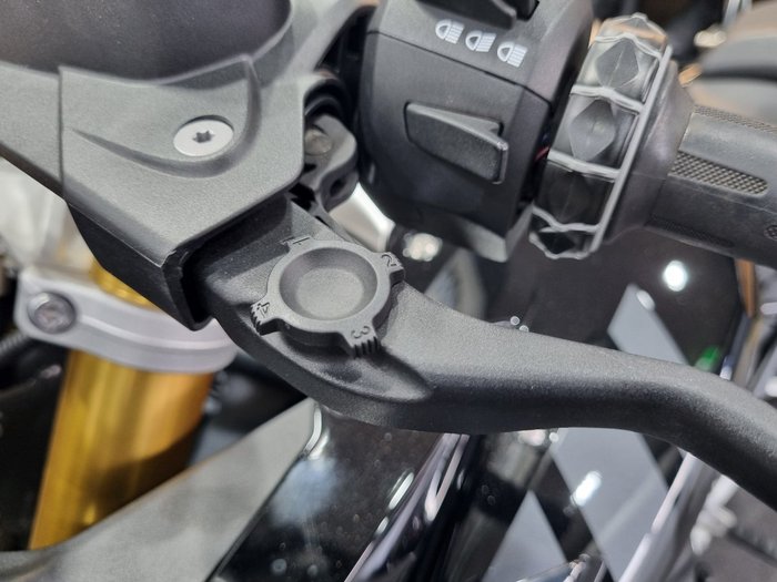 2023 BMW Motorrad R 1250 RS TRIPLE BLACK BLACK STORM METALLIC