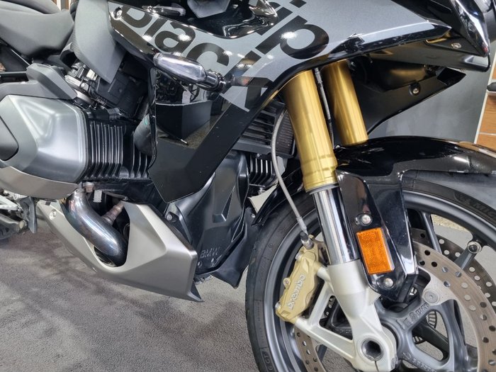 2023 BMW Motorrad R 1250 RS TRIPLE BLACK BLACK STORM METALLIC