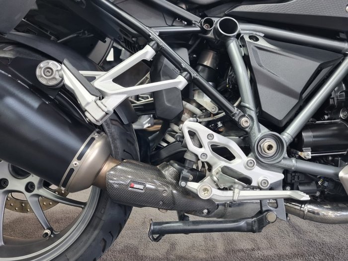 2023 BMW Motorrad R 1250 RS TRIPLE BLACK BLACK STORM METALLIC