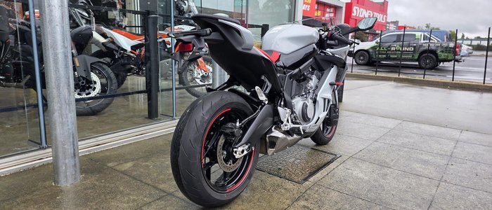 2025 CFMOTO 675SR-R SR Grey