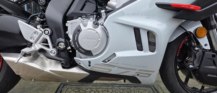 2025 CFMOTO 675SR-R SR Grey