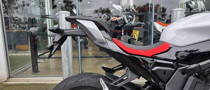 2025 CFMOTO 675SR-R SR Grey