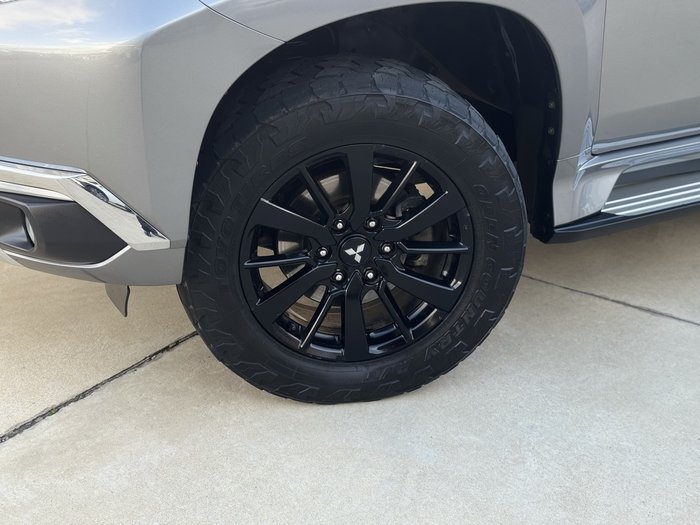 2019 Mitsubishi Pajero Sport Black Edition