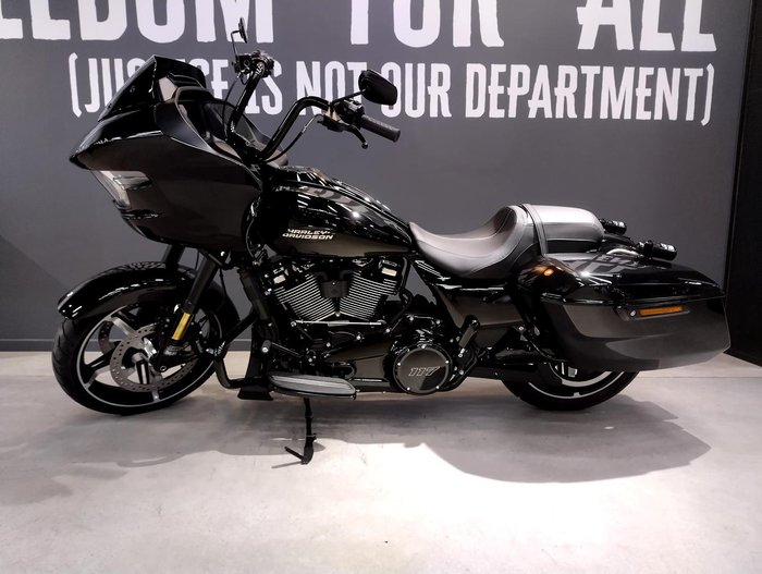 Harley-Davidson Road Glide 117 (FLTRX) Touring