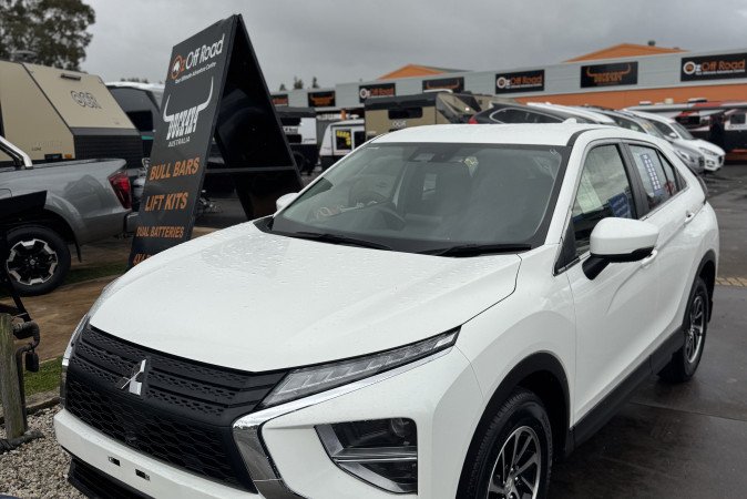 2024 MITSUBISHI ECLIPSE CROSS ES (2WD)
